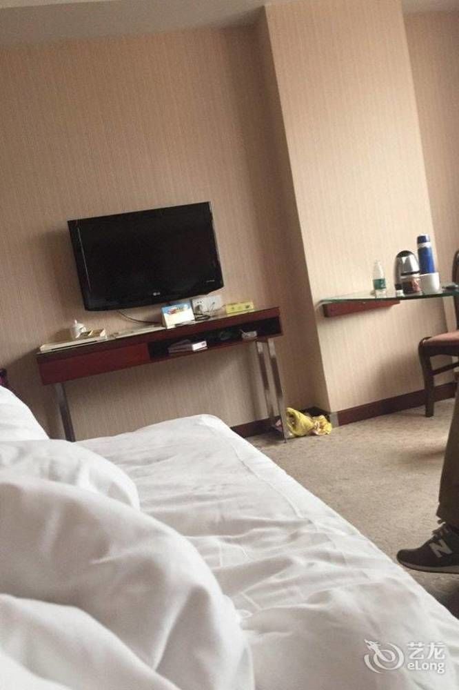 Vienna Hotel Qingyuan Lianjiang Road Extérieur photo